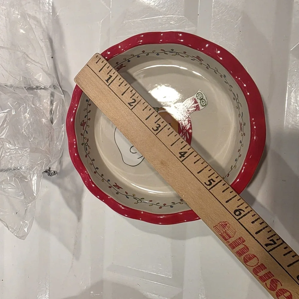 Temp-tations  By Tara Winter Whimsy Christmas Gingerbread Man 12oz Mini Pie Dish